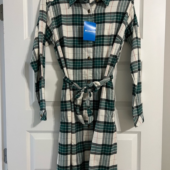 Columbia Women’s Holley Hideaway Flannel Dress NWT - Picture 3 of 4